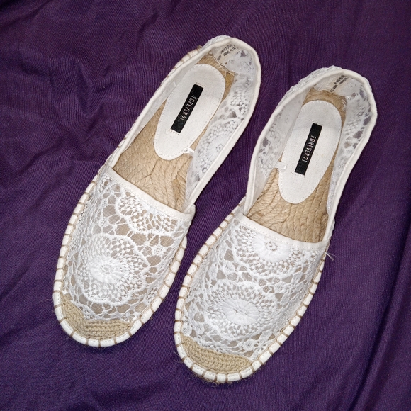 Forever 21 Shoes - Forever 21 Like New White Lace Espadrille Flats size 7.5